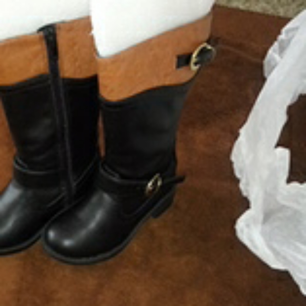 Boots - Picture 2 of 4